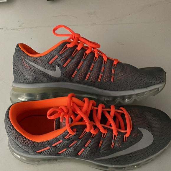 Nike AirMax shoes - Picture 4 of 6